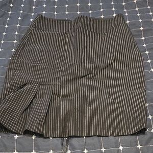 Chic Black Striped Pencil Skirt